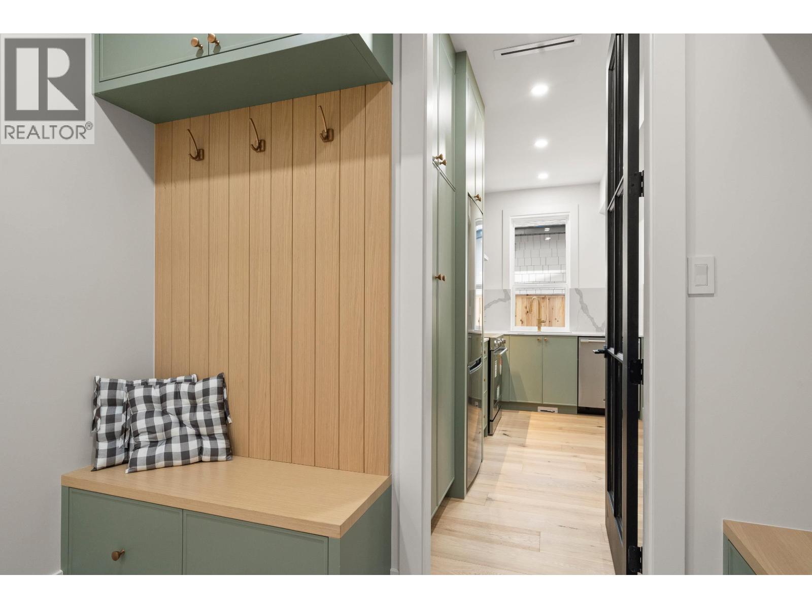 998 50B STREET, Tsawwassen