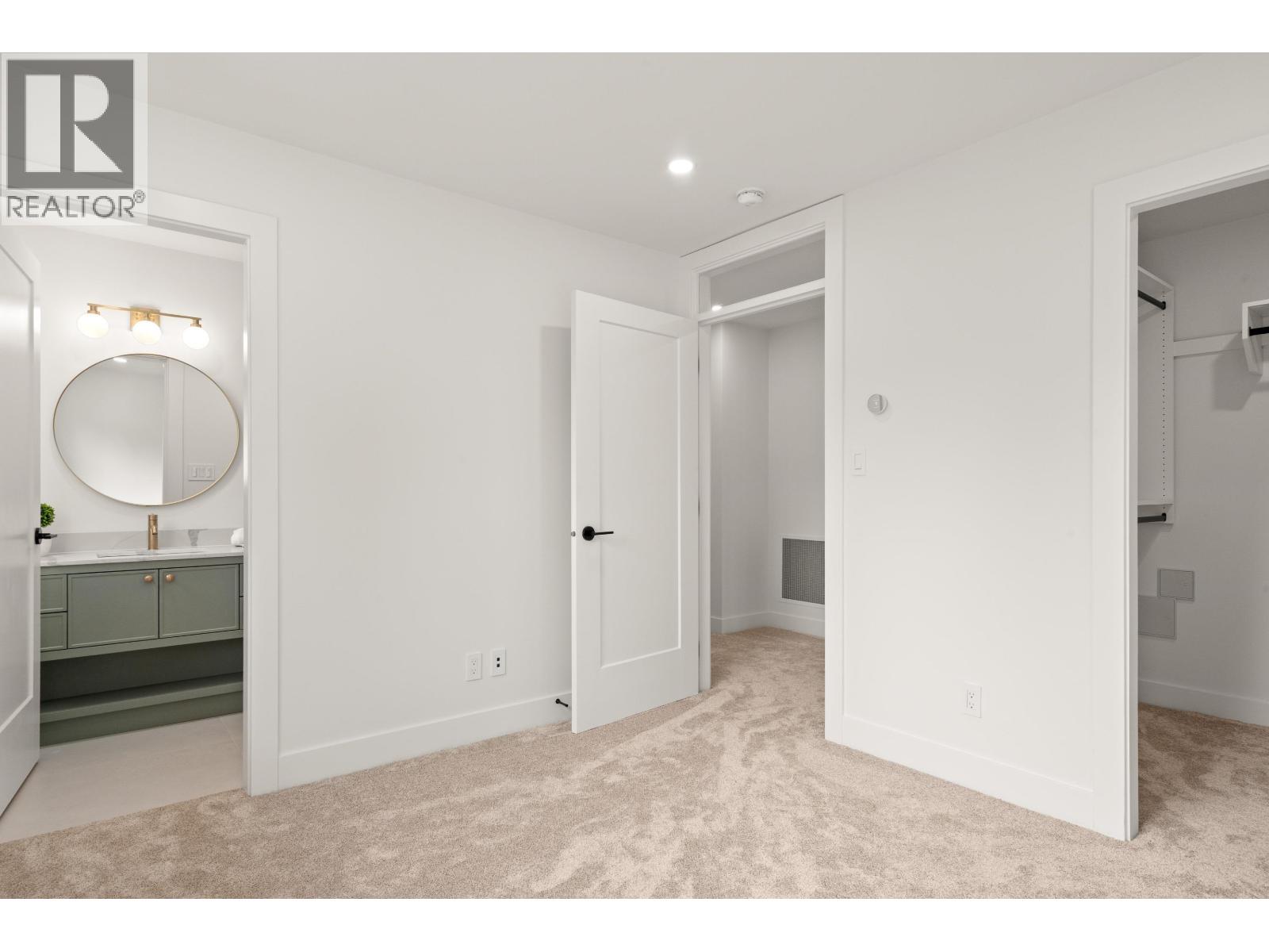 998 50B STREET, Tsawwassen