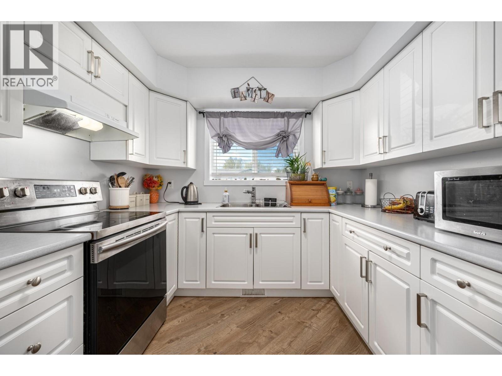 2101 BLACKWELL Avenue, Merritt