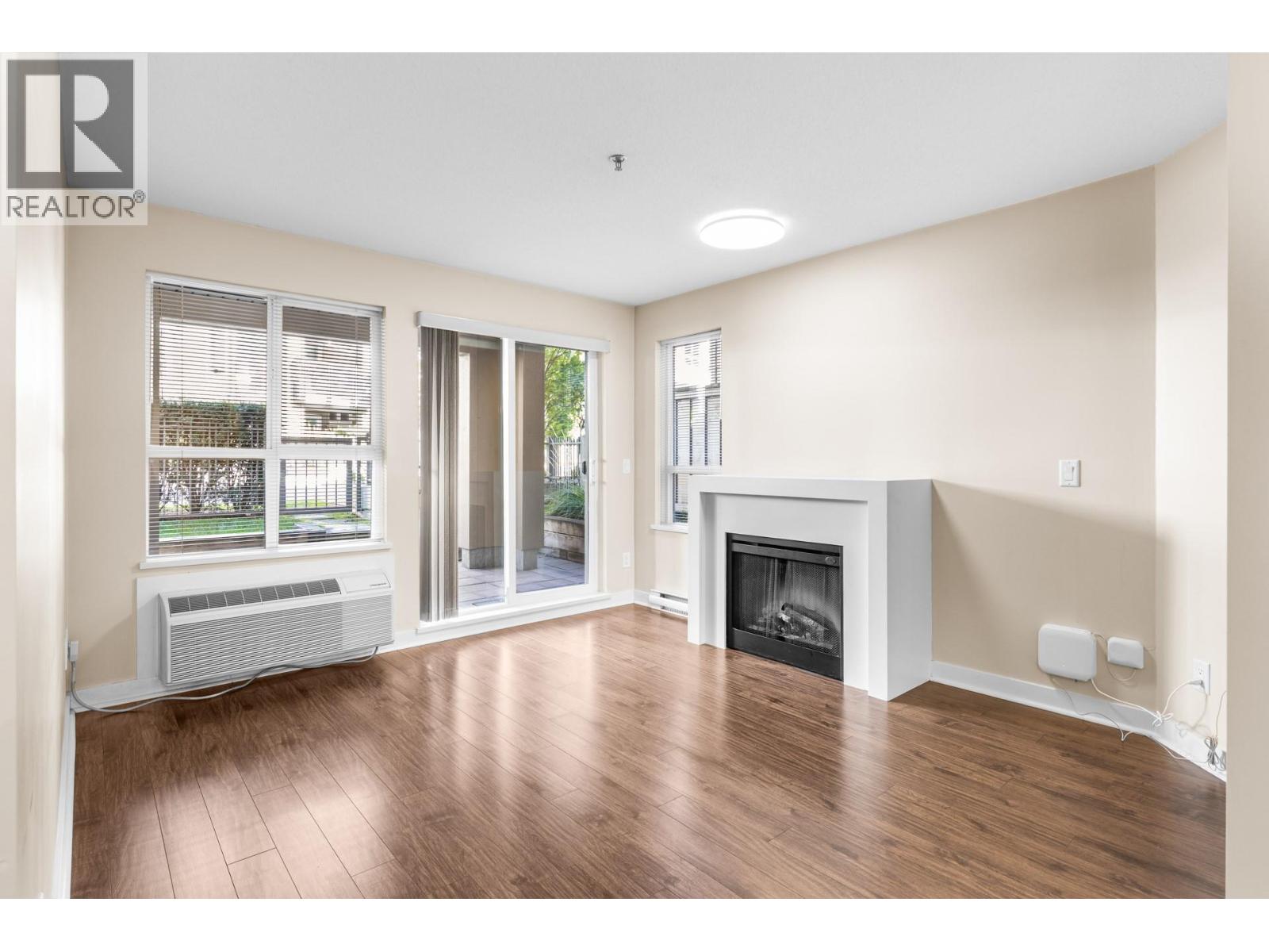 120 1083 Sunset Drive, Kelowna