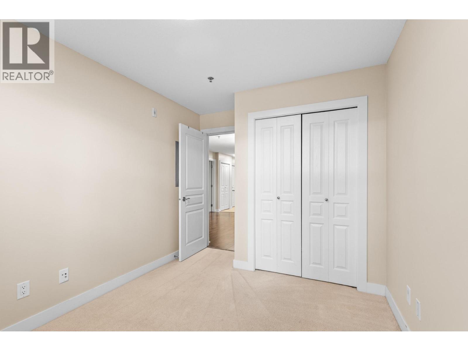 120 1083 Sunset Drive, Kelowna