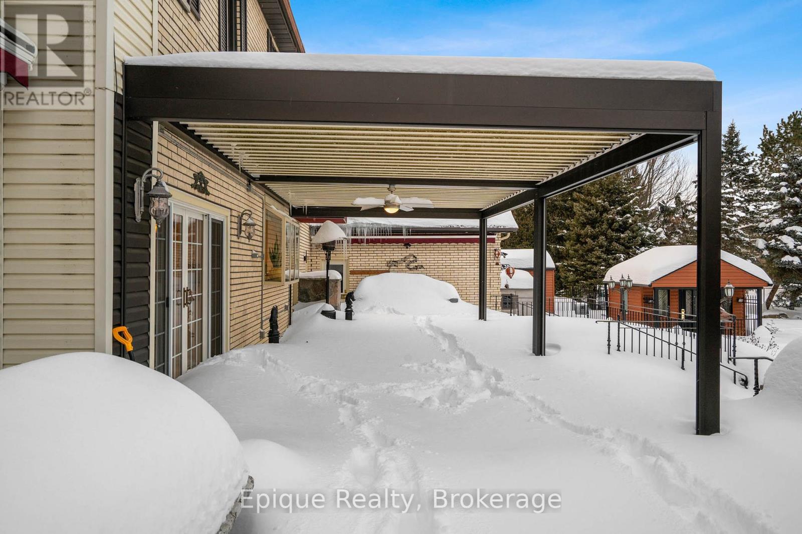 71 MAE COURT - 33