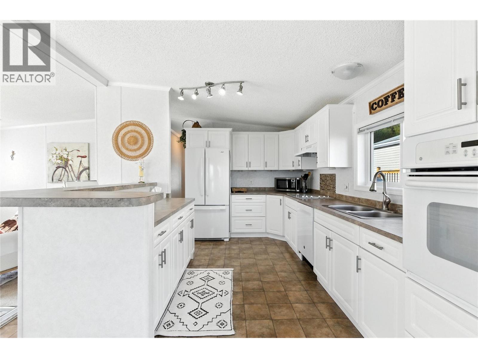 32 1885 Tappen Notch Hill Road, Tappen