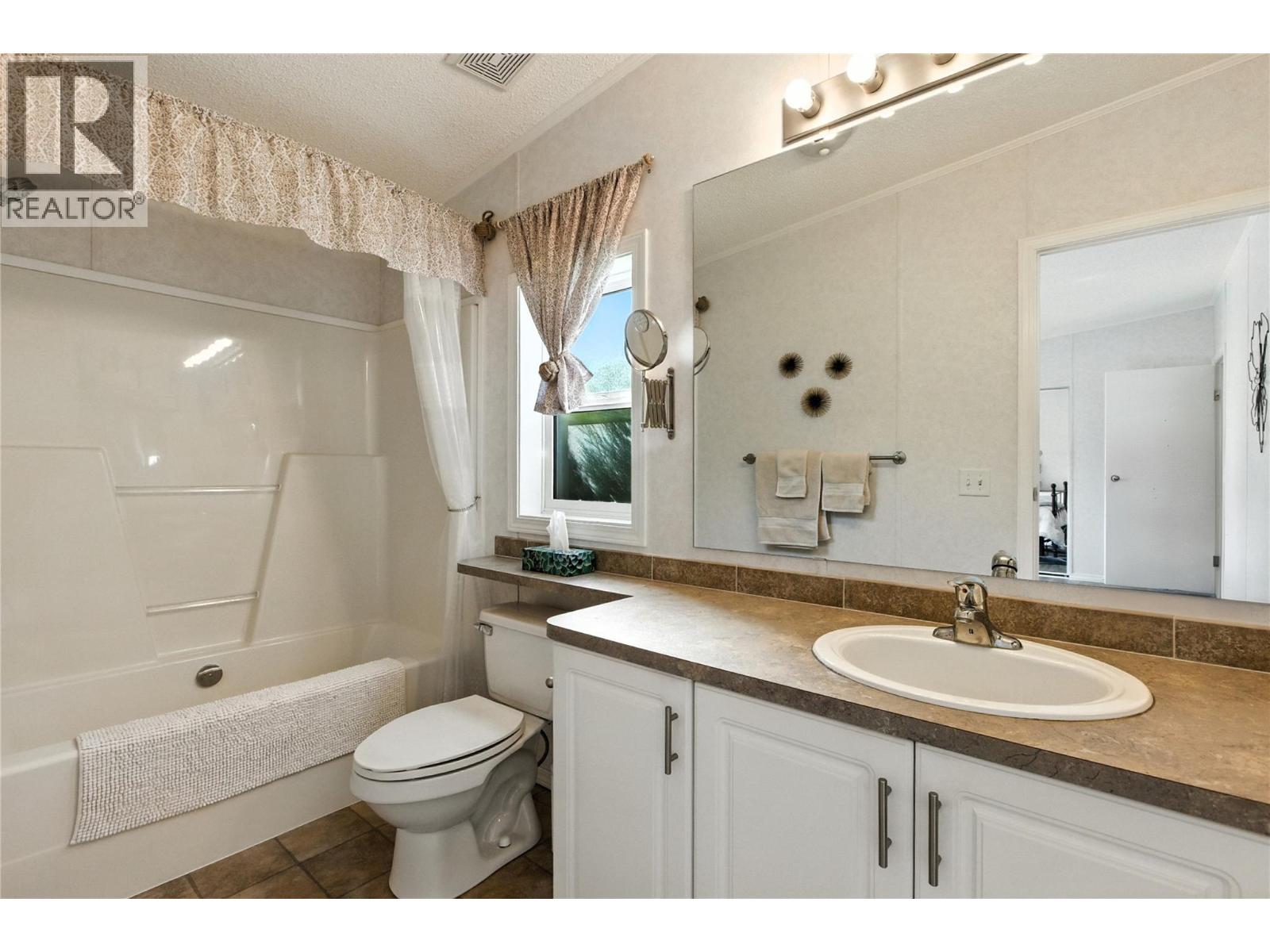 32 1885 Tappen Notch Hill Road, Tappen