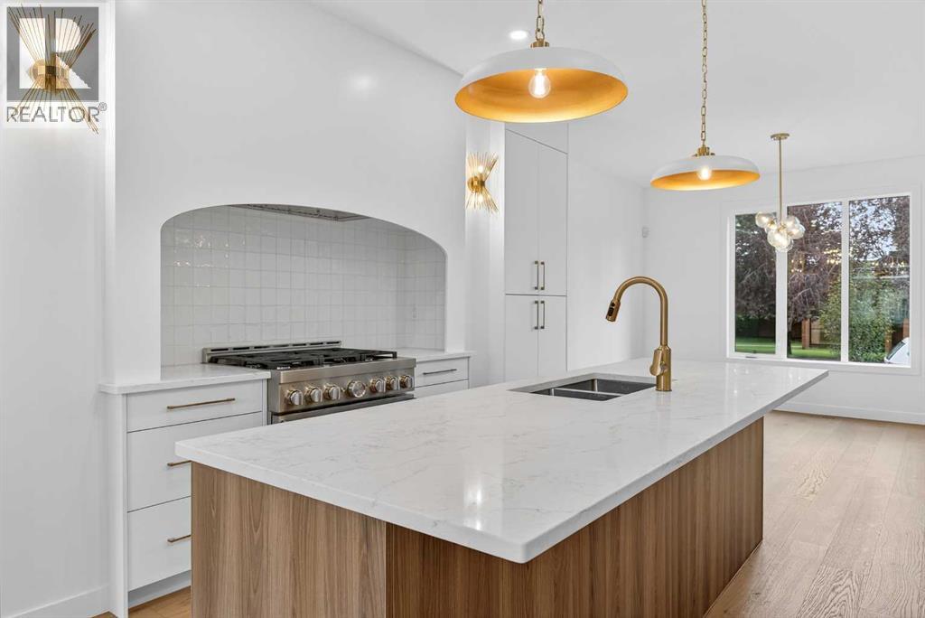 Single Family House for Sale in   Avenue SW North Glenmore Park Calgary 