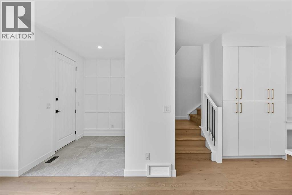 Single Family House for Sale in   Avenue SW North Glenmore Park Calgary 