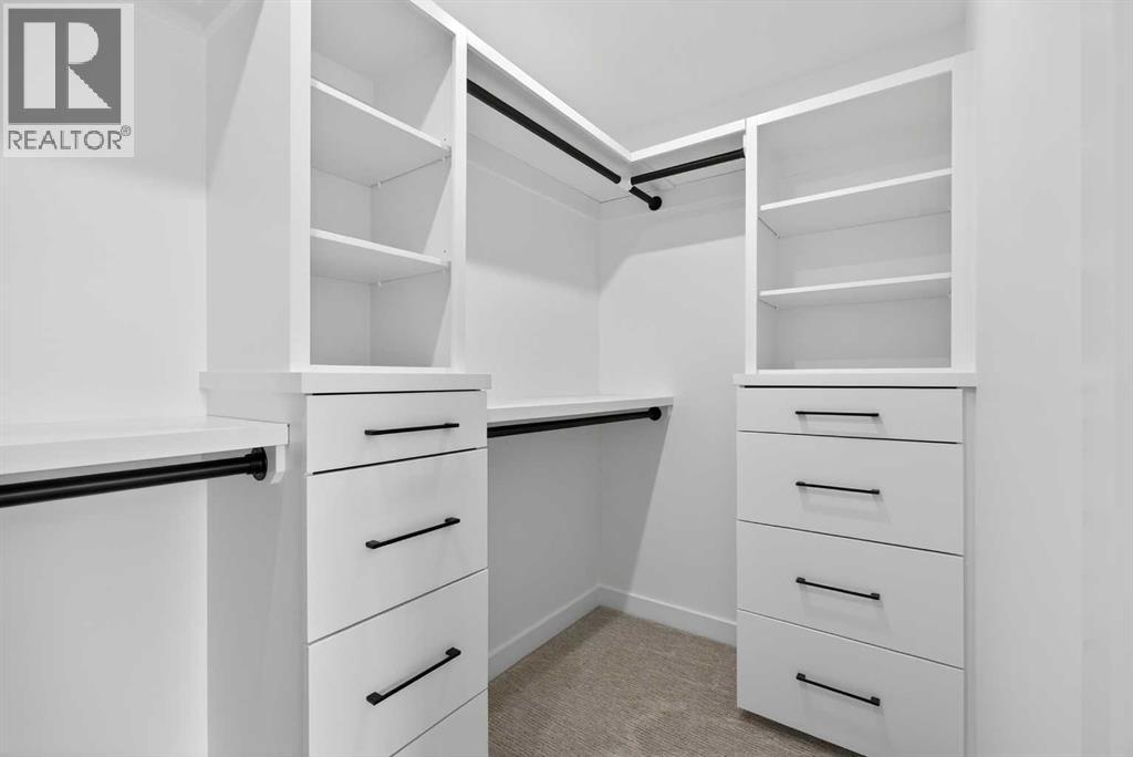 Single Family House for Sale in   Avenue SW North Glenmore Park Calgary 