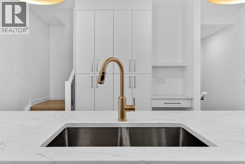 Single Family House for Sale in   Avenue SW North Glenmore Park Calgary 