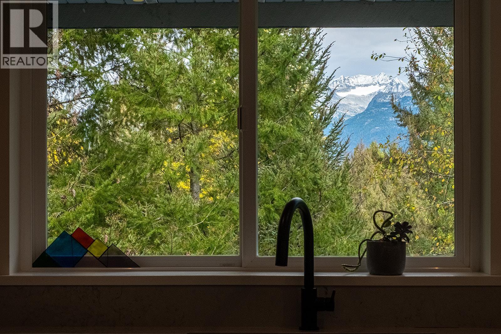 8604 FISSILE LANE, Whistler