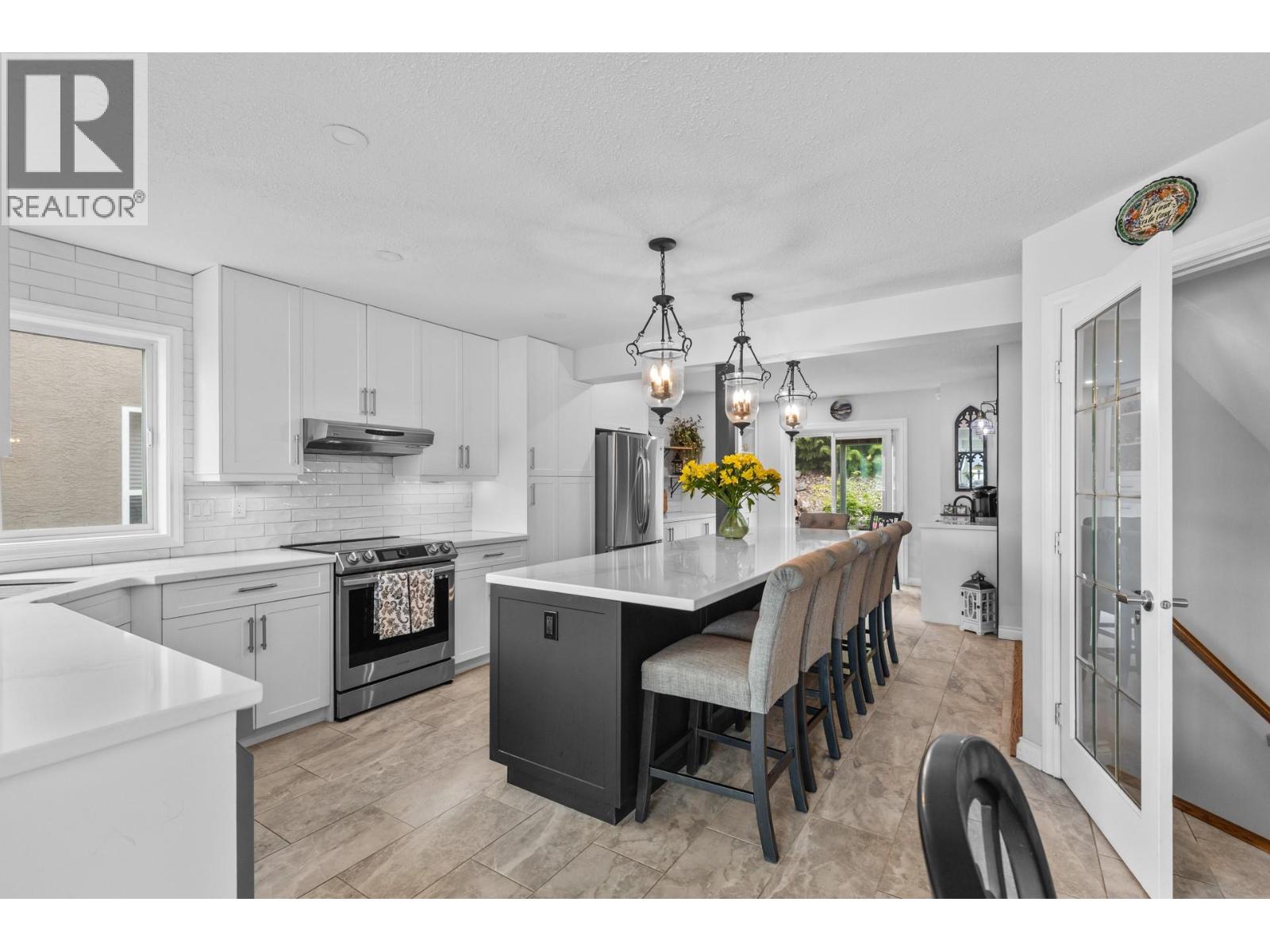  3838 Beach Avenue, Peachland