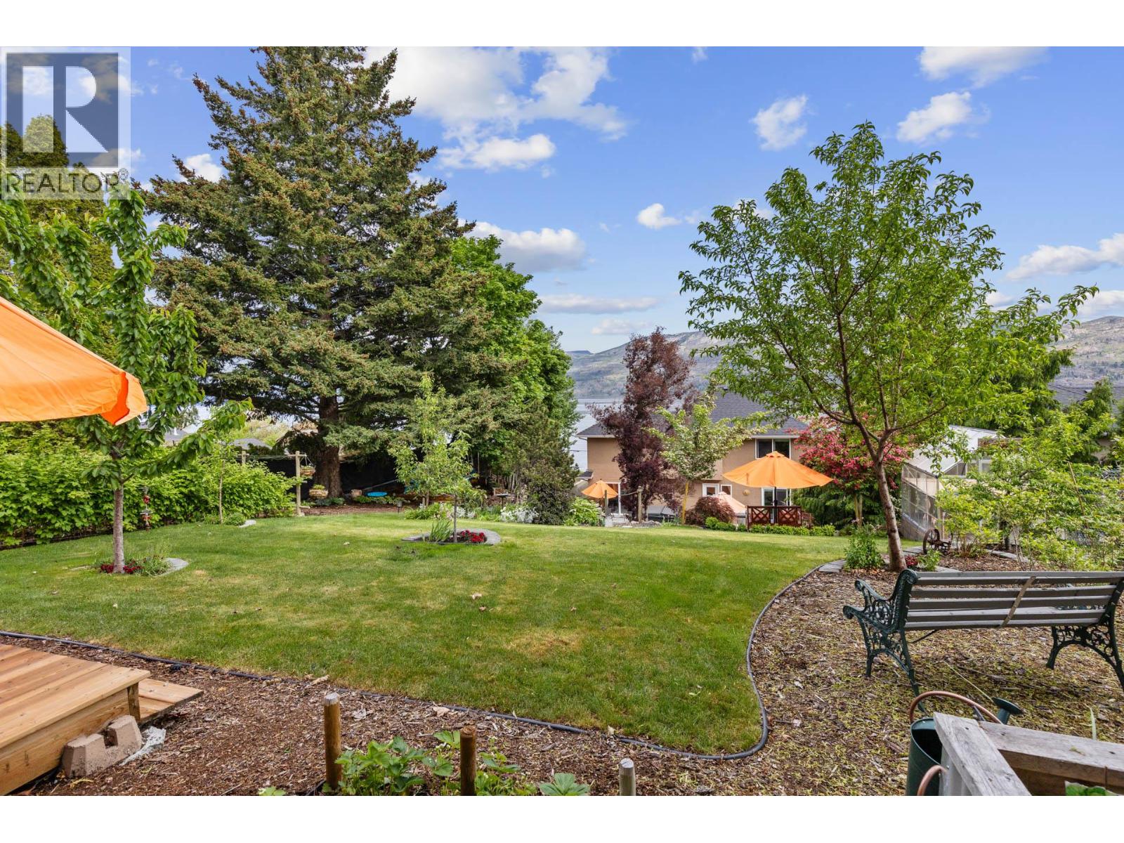  3838 Beach Avenue, Peachland