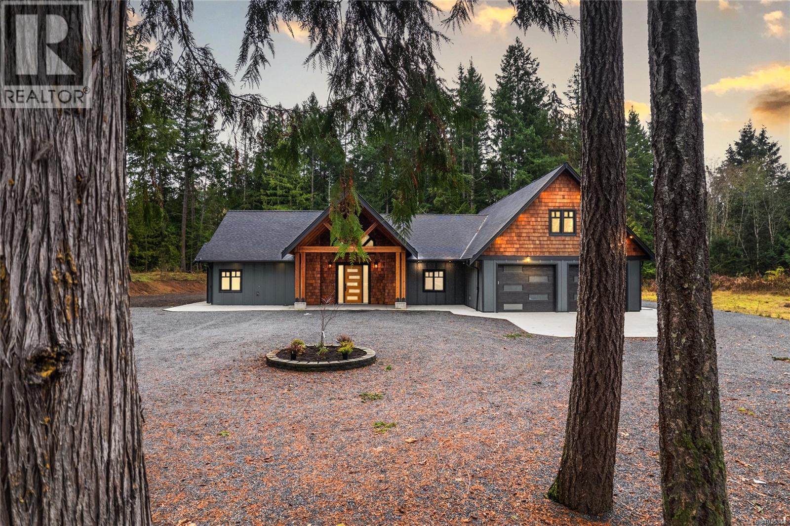 1940 Timberlake Pl, Qualicum Beach