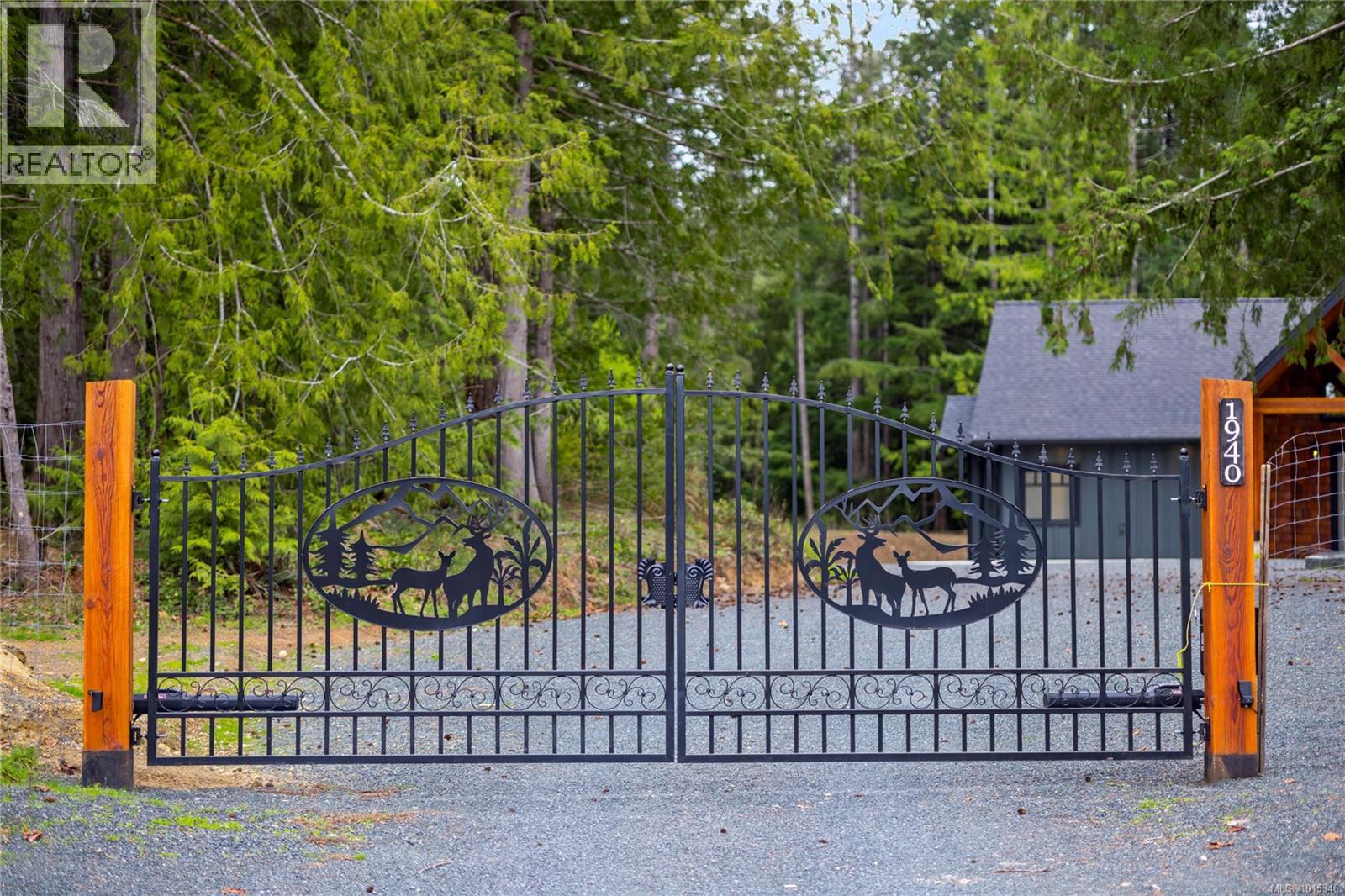 1940 Timberlake Pl, Qualicum Beach