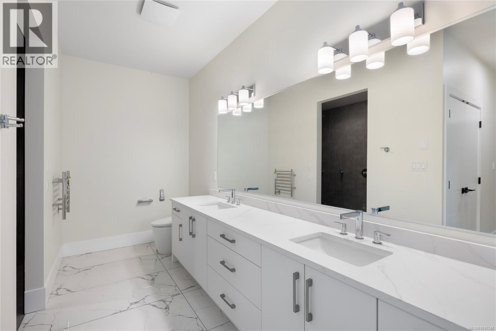 1940 Timberlake Pl, Qualicum Beach