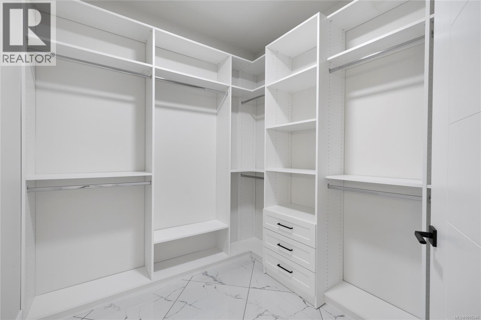 1940 Timberlake Pl, Qualicum Beach