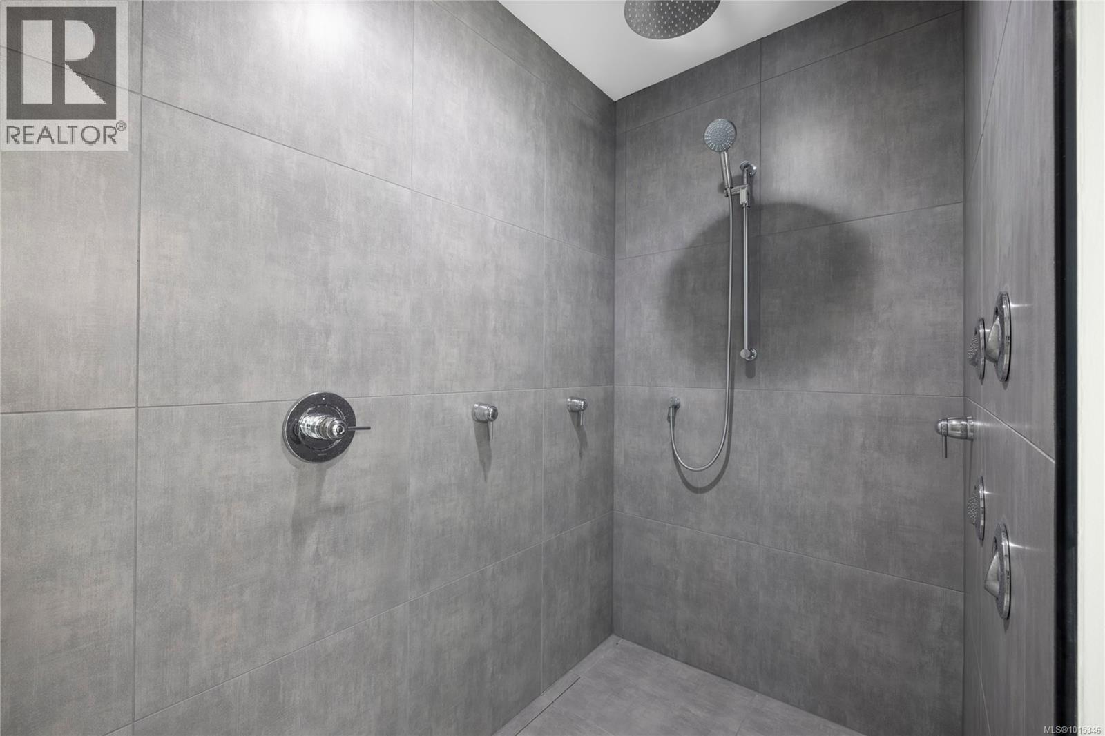 1940 Timberlake Pl, Qualicum Beach