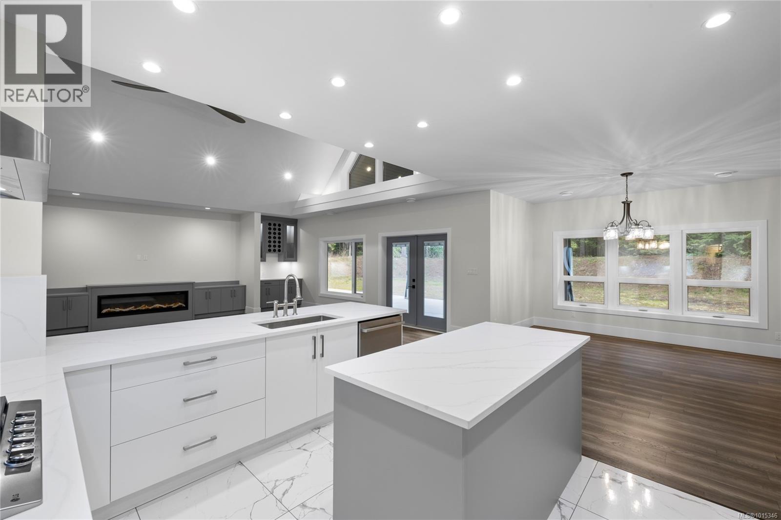 1940 Timberlake Pl, Qualicum Beach