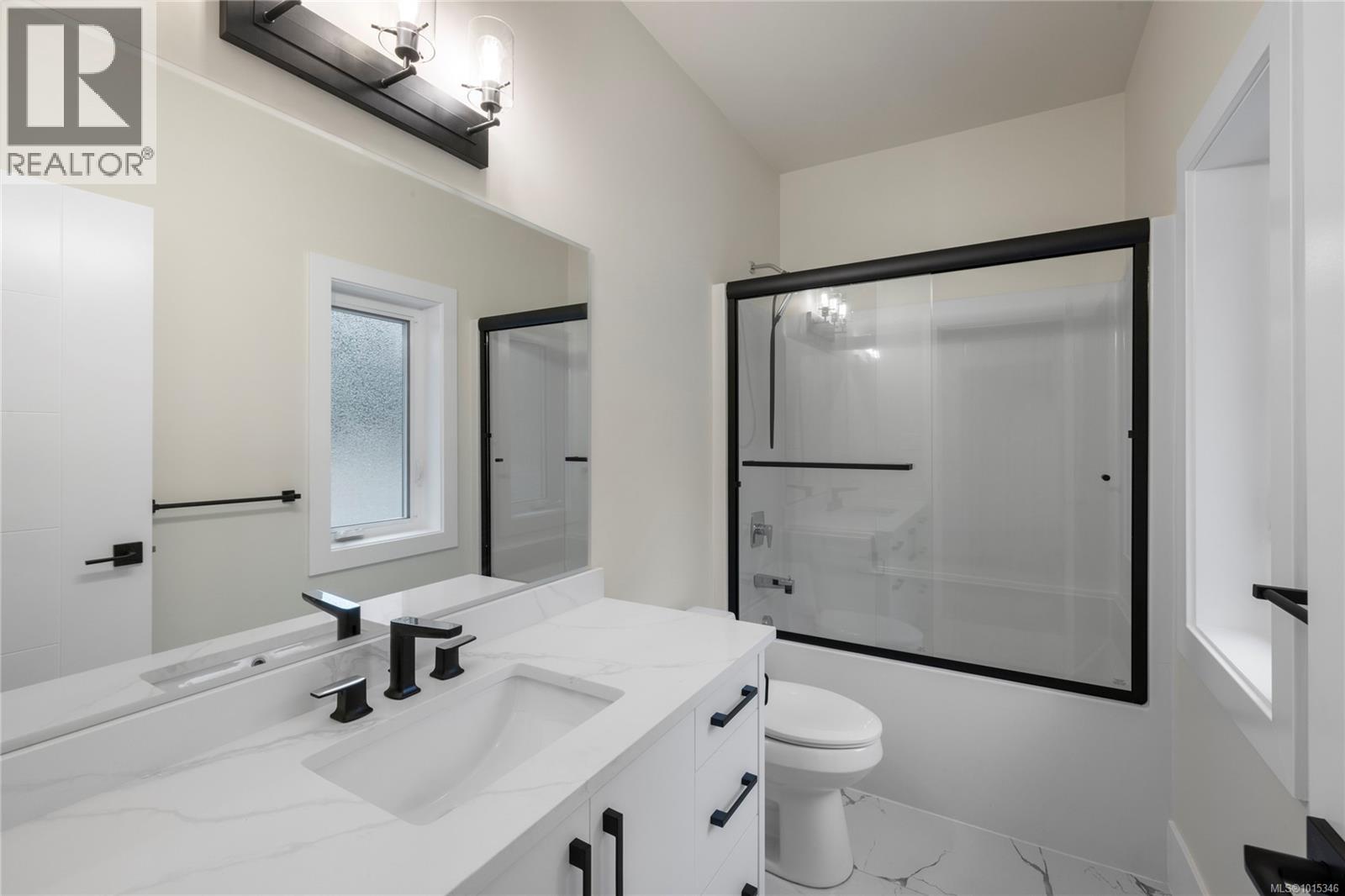 1940 Timberlake Pl, Qualicum Beach