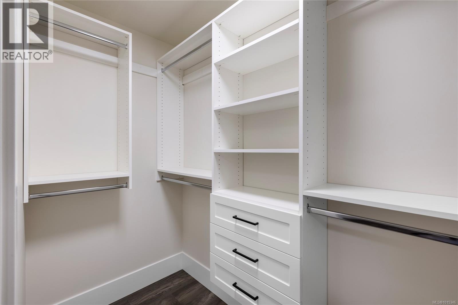 1940 Timberlake Pl, Qualicum Beach