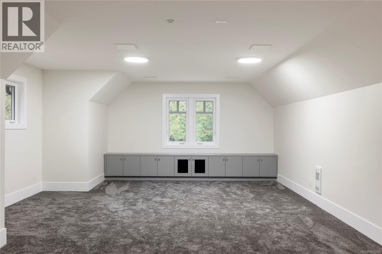 1940 Timberlake Pl, Qualicum Beach