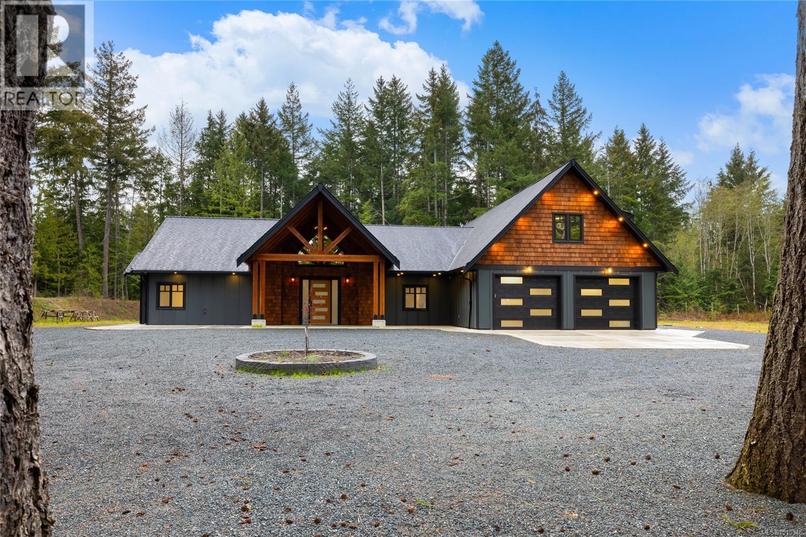 1940 Timberlake Pl, Qualicum Beach