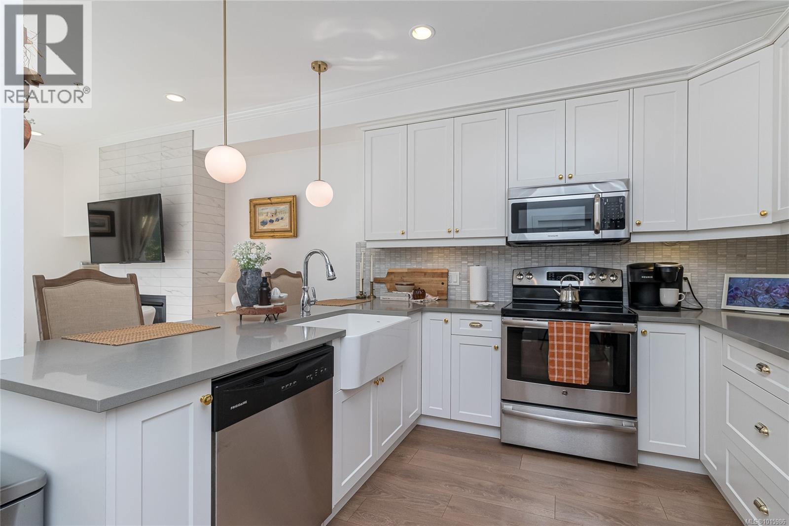 118 1064 Gala Court, Langford