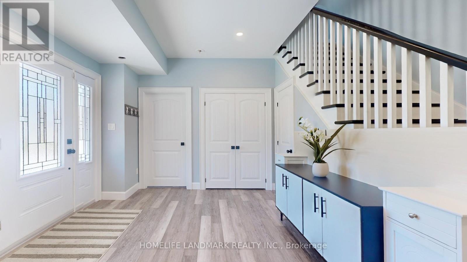 208 LAKESHORE DRIVE - 10