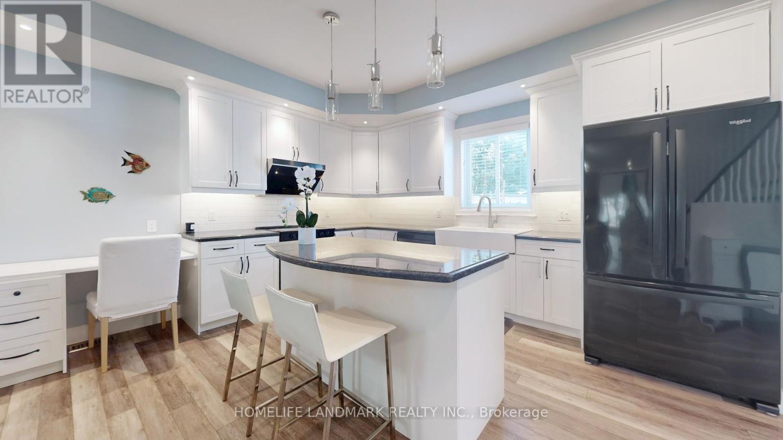 208 LAKESHORE DRIVE - 11