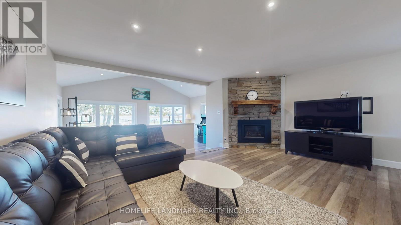 208 LAKESHORE DRIVE - 14