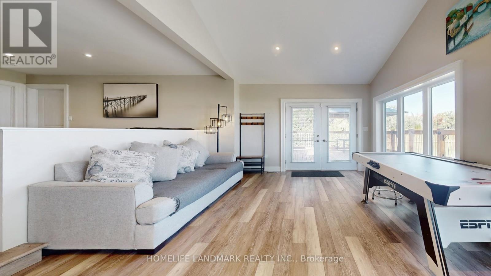 208 LAKESHORE DRIVE - 16