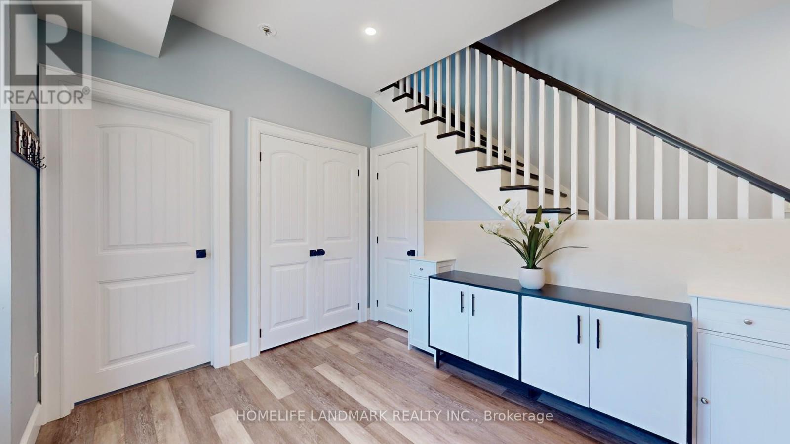 208 LAKESHORE DRIVE - 33