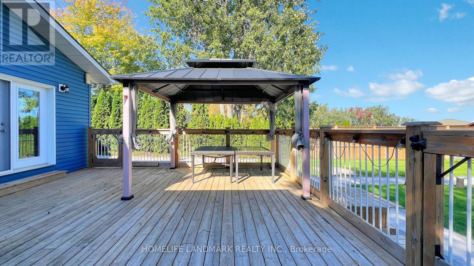 208 LAKESHORE DRIVE - 44