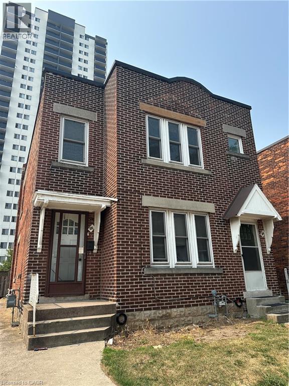 79 1/2 NAPIER Street