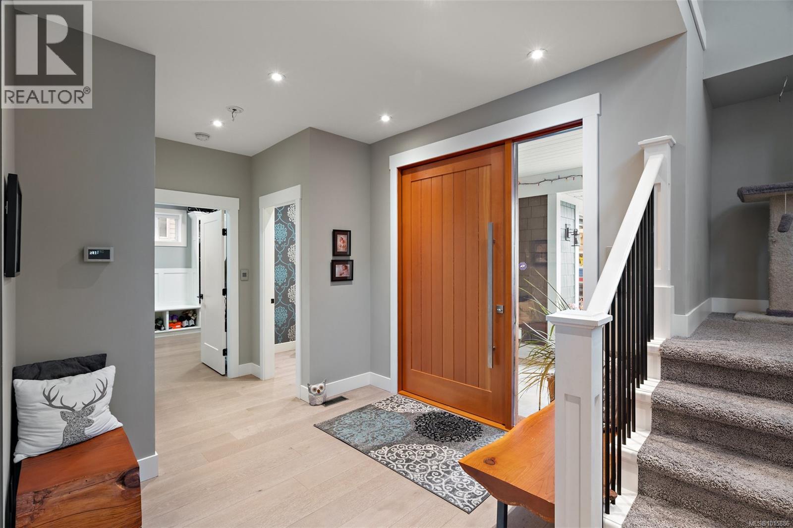  1560 Fremont Place, Saanich