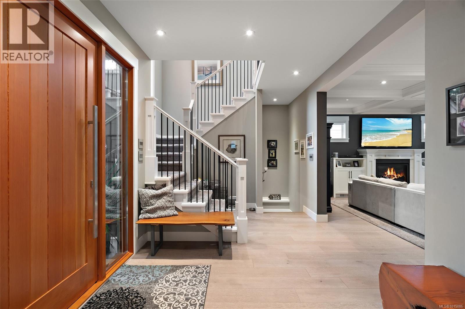  1560 Fremont Place, Saanich