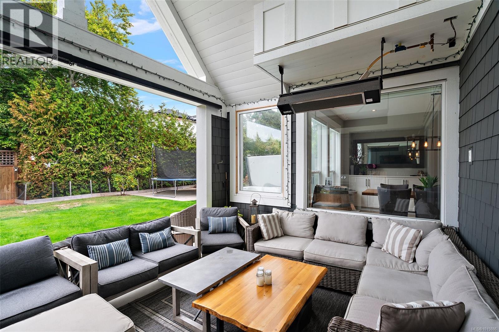  1560 Fremont Place, Saanich
