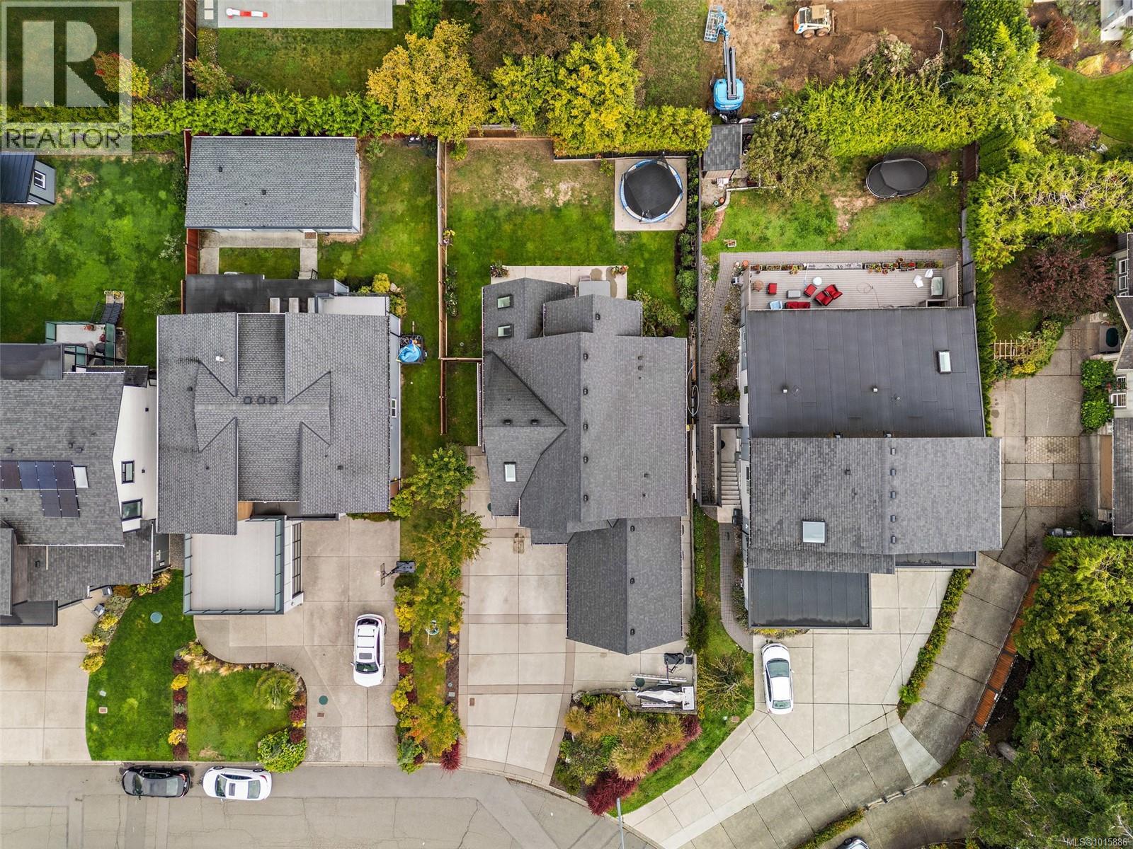  1560 Fremont Place, Saanich
