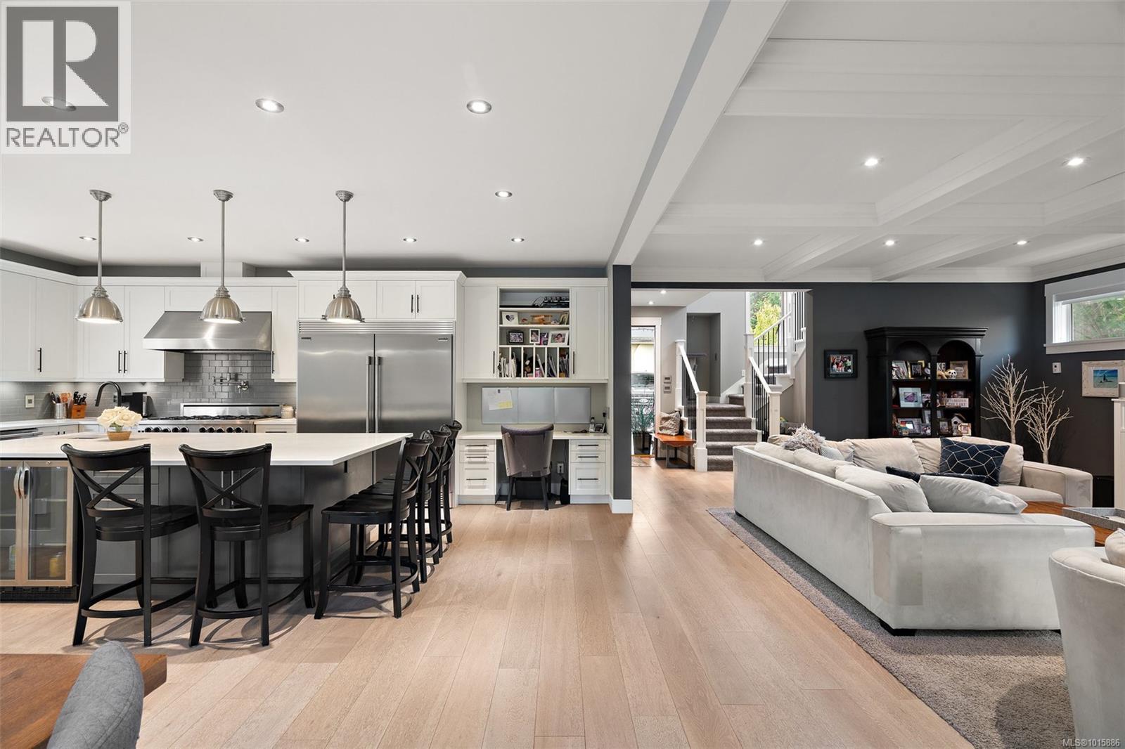  1560 Fremont Place, Saanich