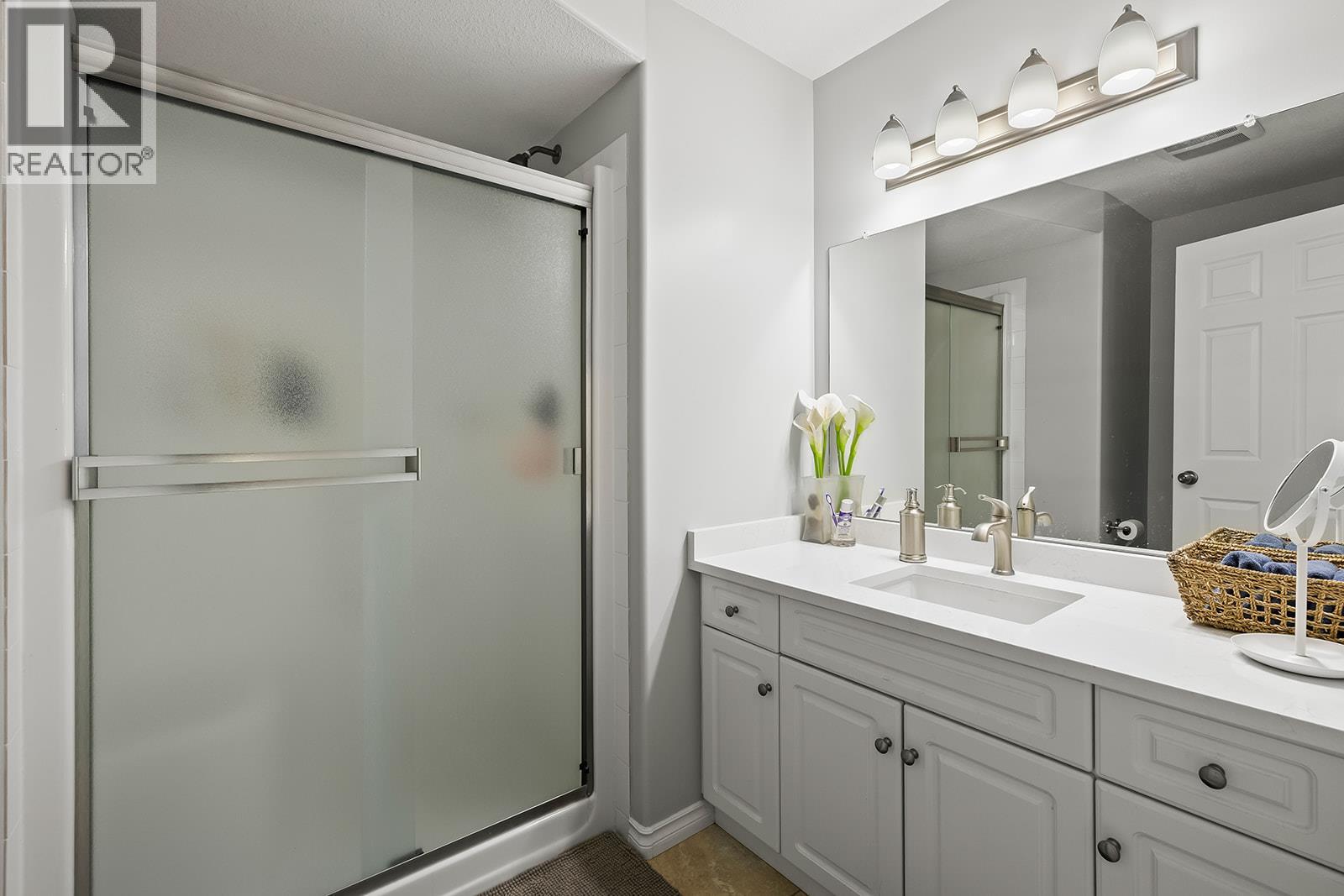 704 1967 Underhill Street, Kelowna