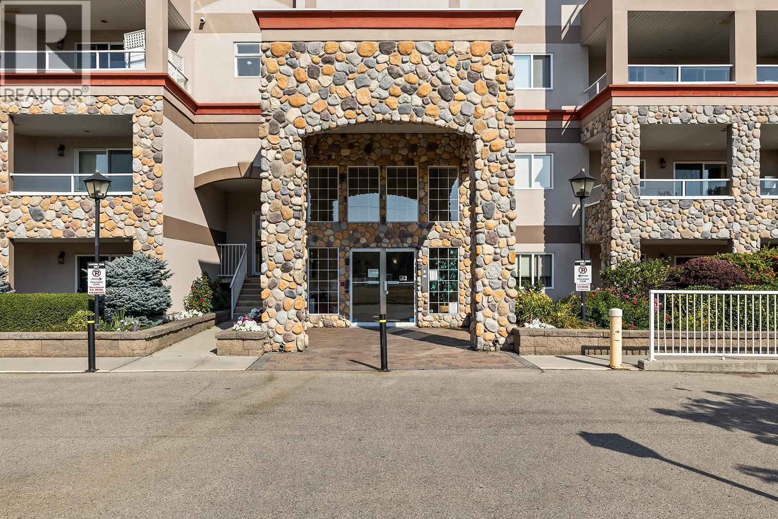 704 1967 Underhill Street, Kelowna