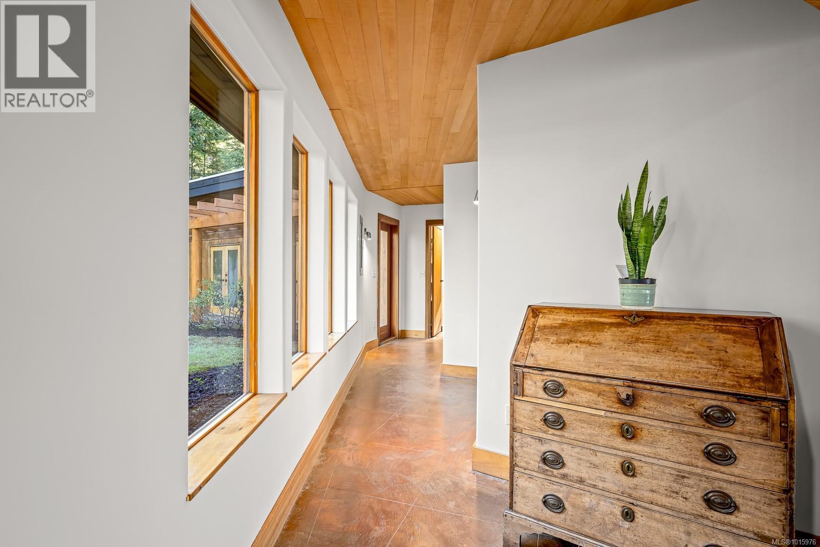 6161 Lacon Rd, Denman Island