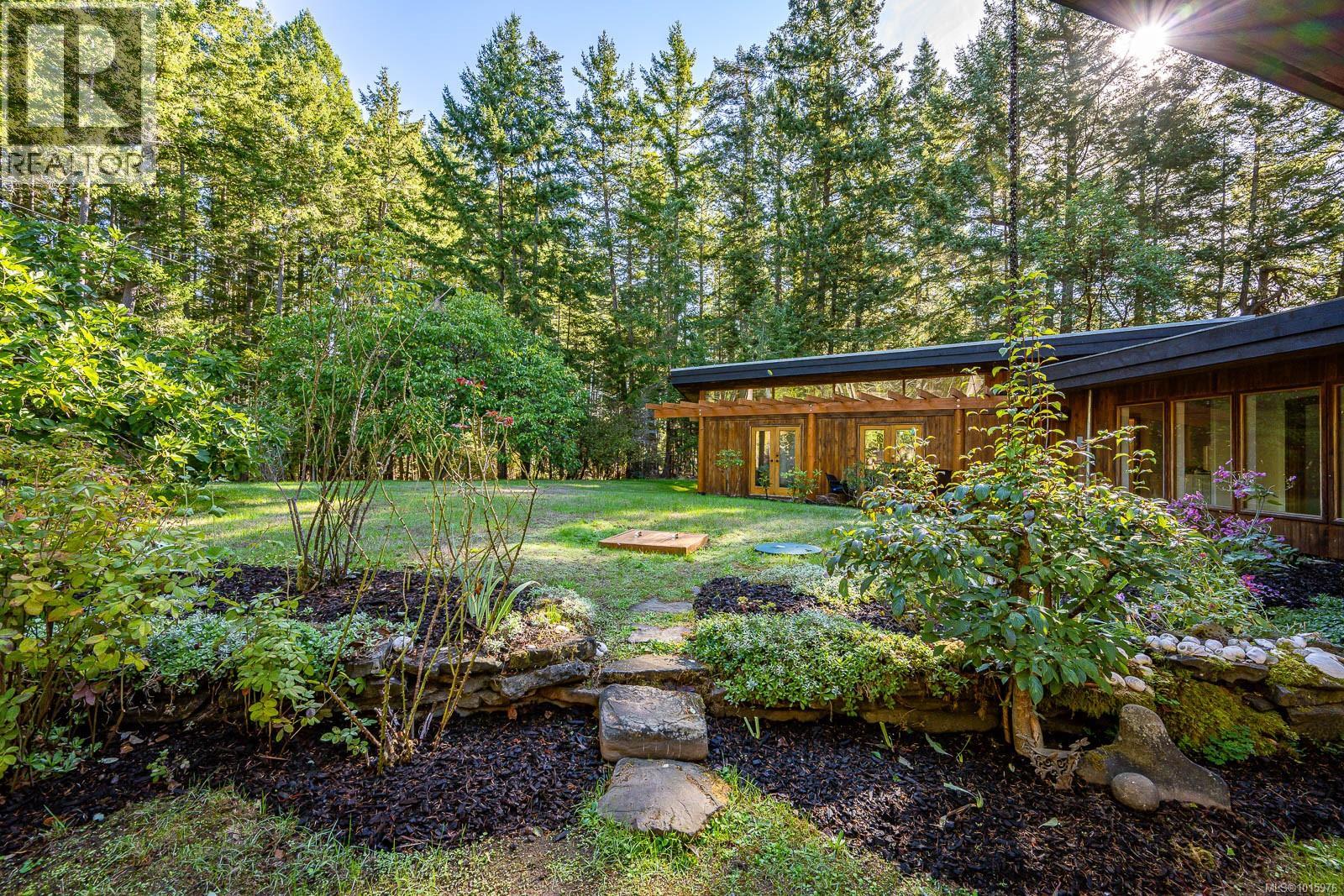 6161 Lacon Rd, Denman Island