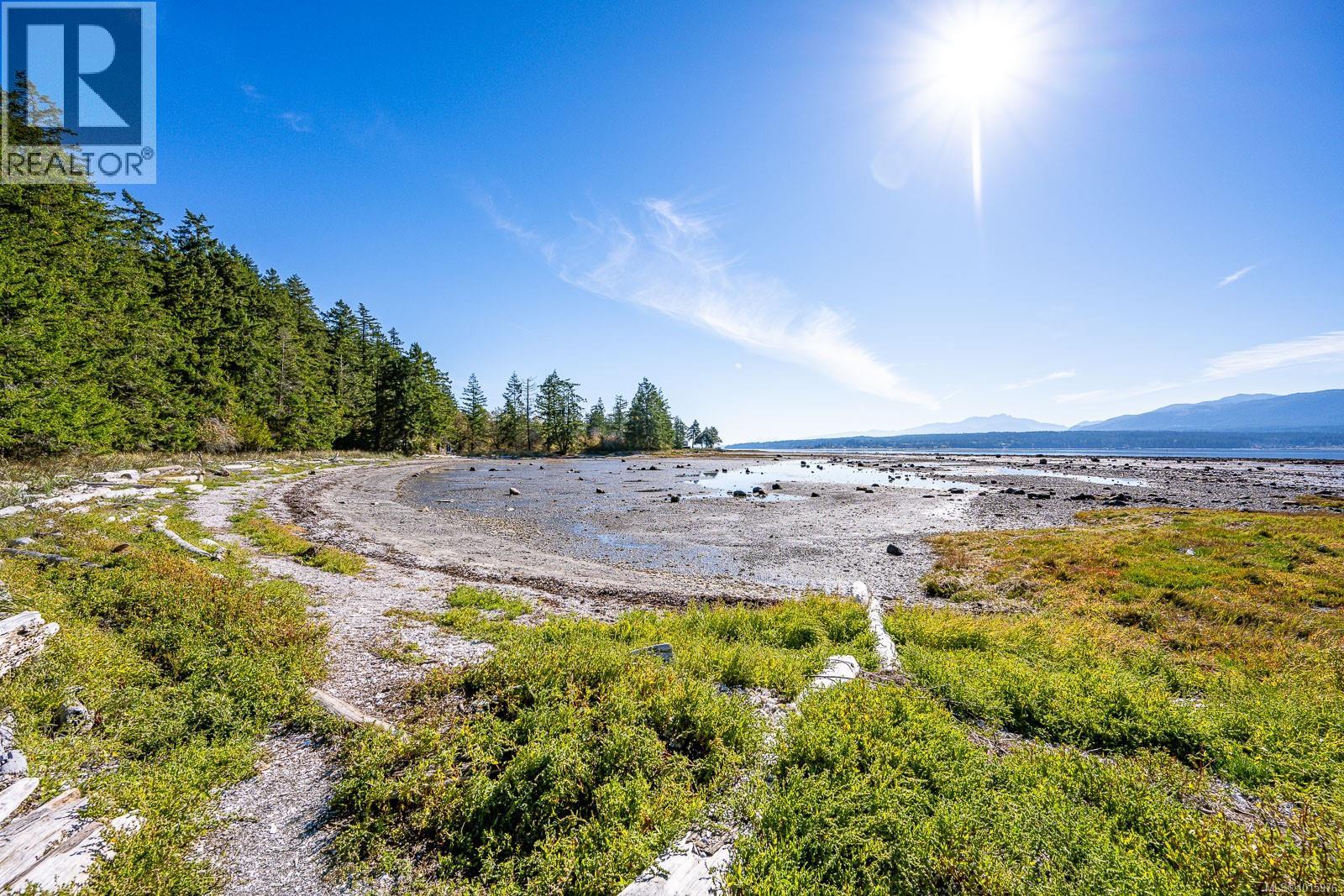 6161 Lacon Rd, Denman Island