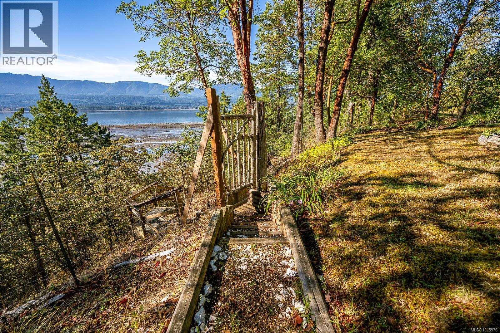 6161 Lacon Rd, Denman Island