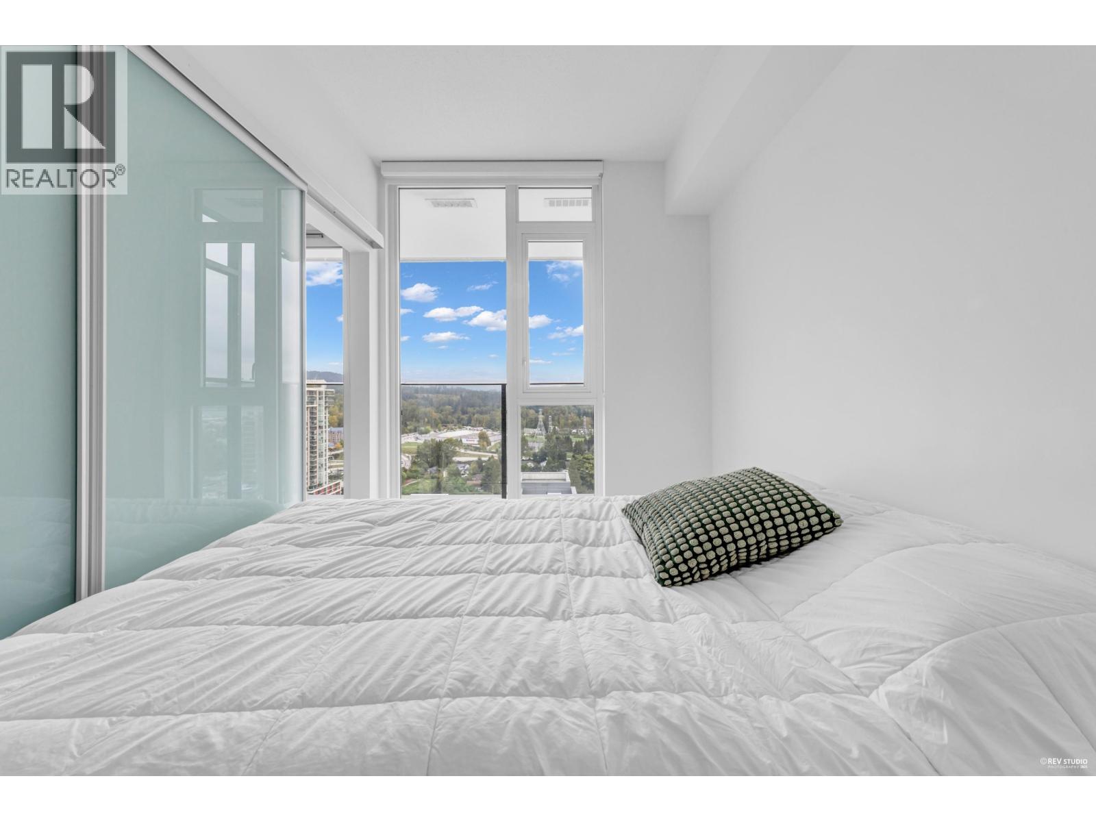 2402 1401 HUNTER STREET, North Vancouver