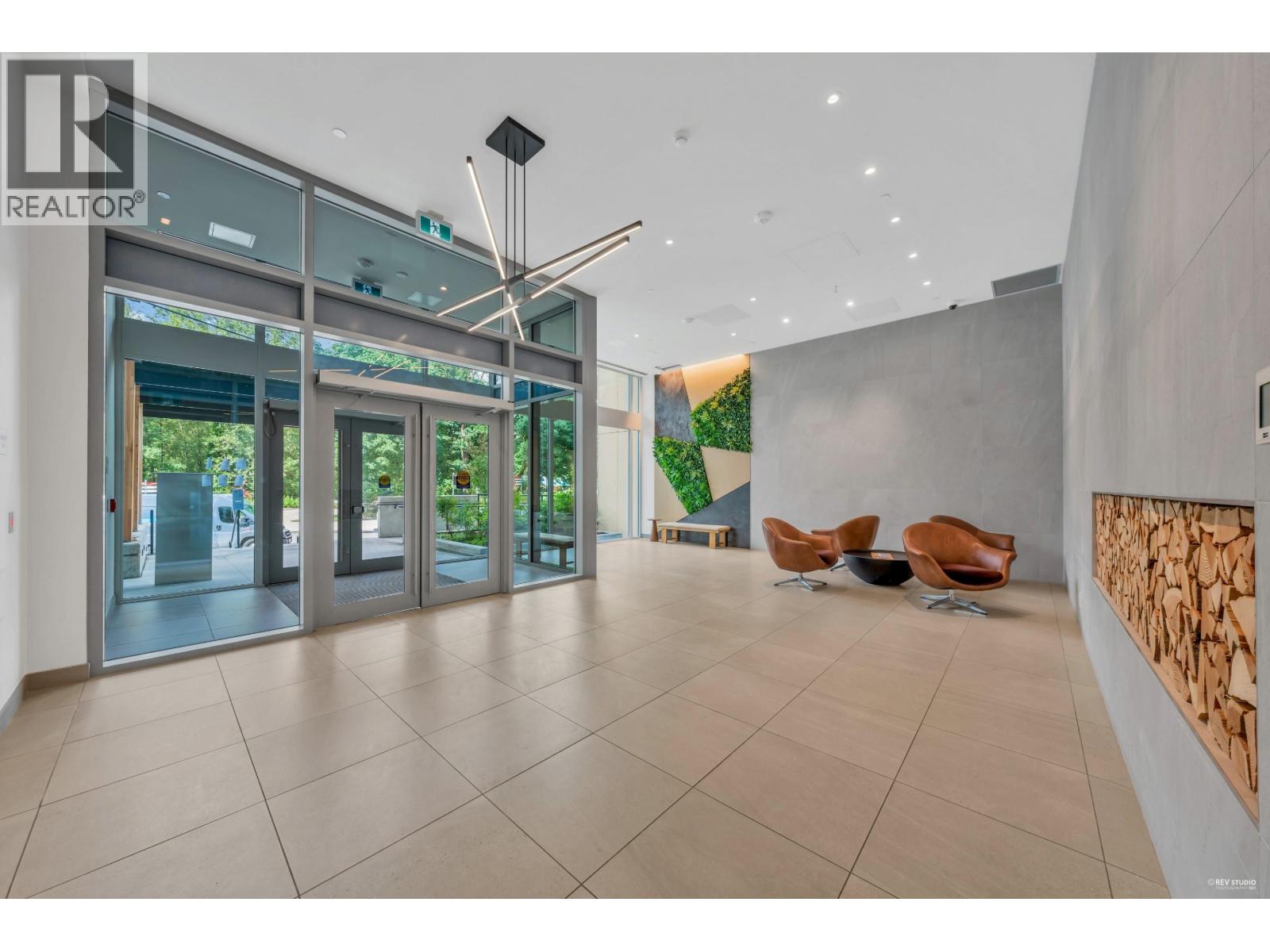 2402 1401 HUNTER STREET, North Vancouver