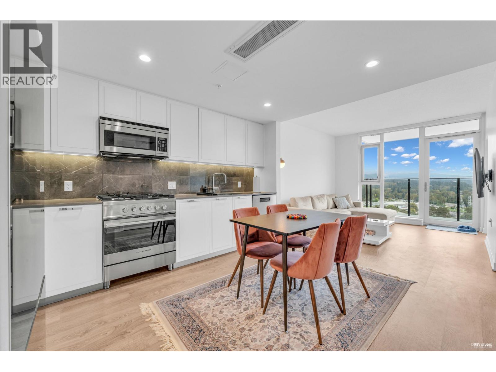 2402 1401 HUNTER STREET, North Vancouver