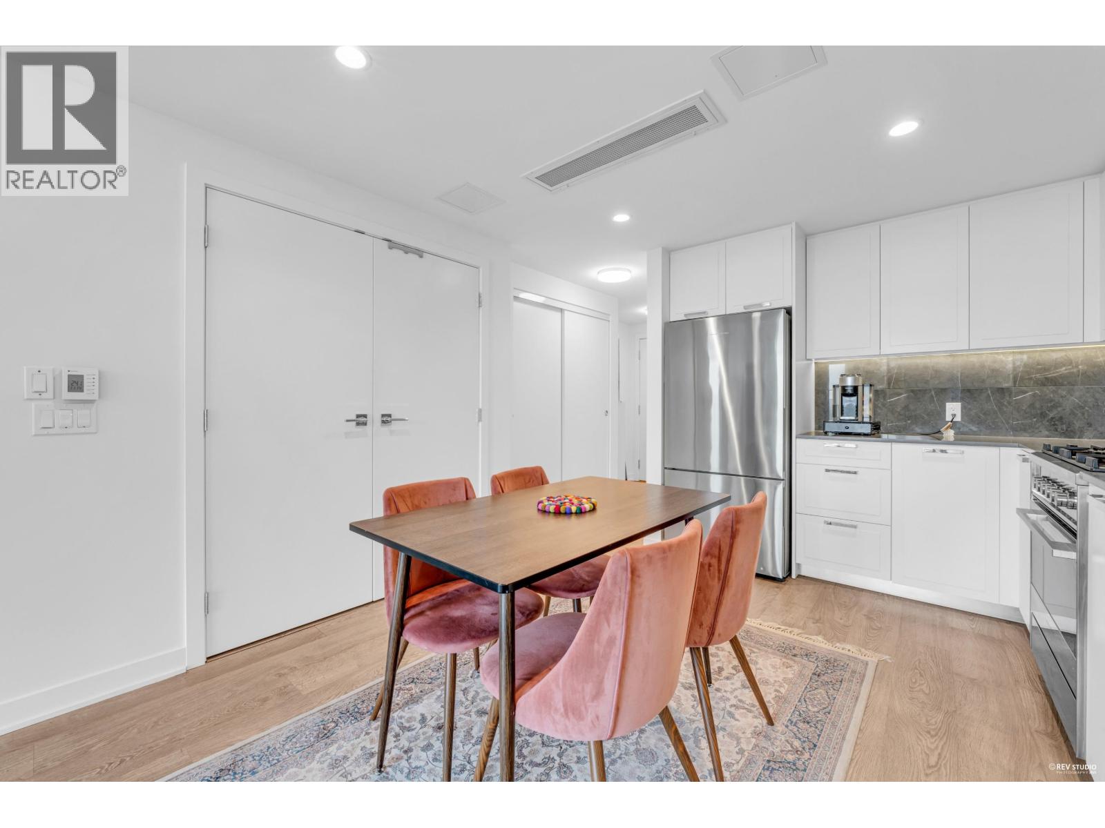 2402 1401 HUNTER STREET, North Vancouver