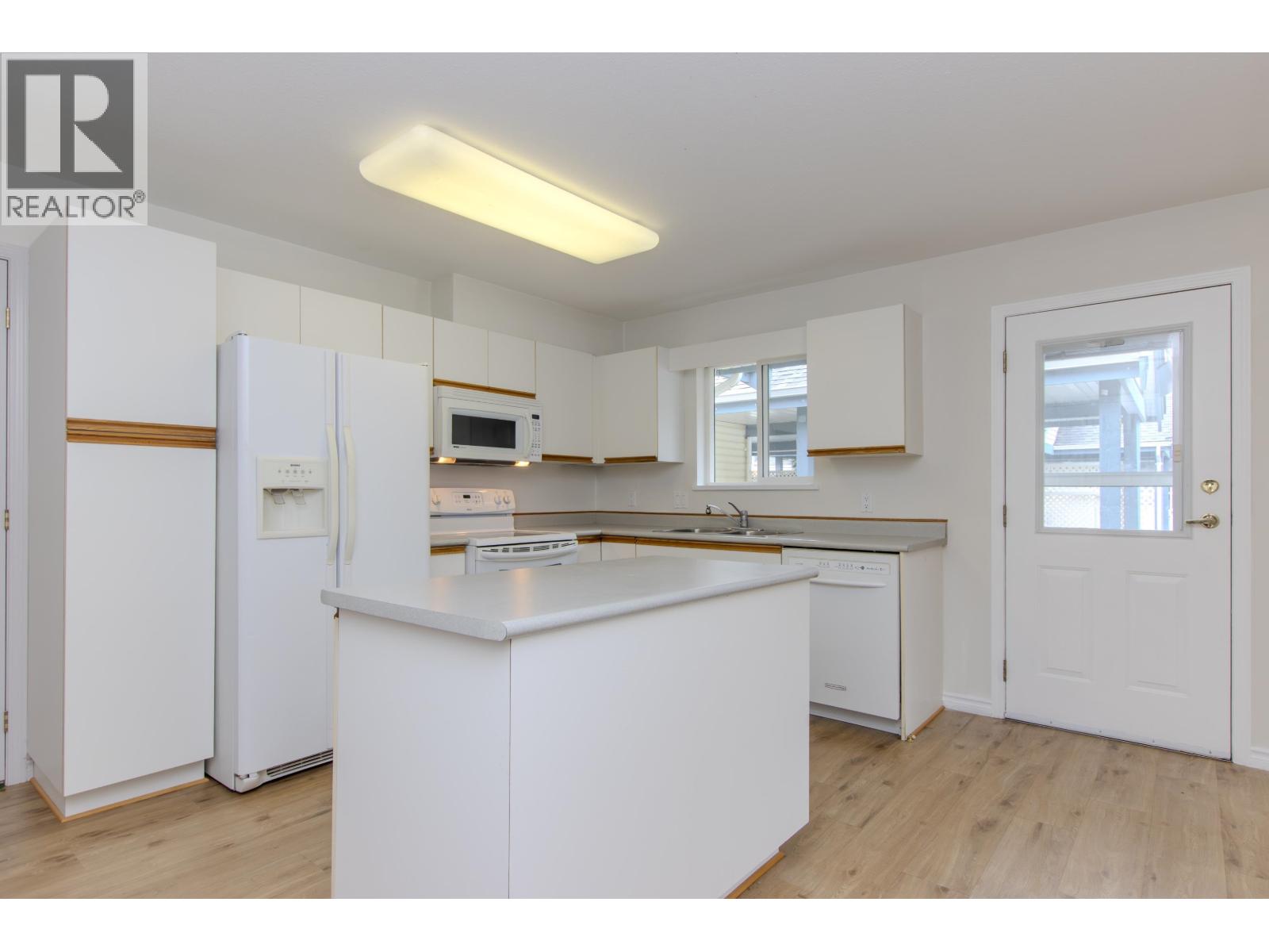 13 1201 PEMBERTON AVENUE, Squamish