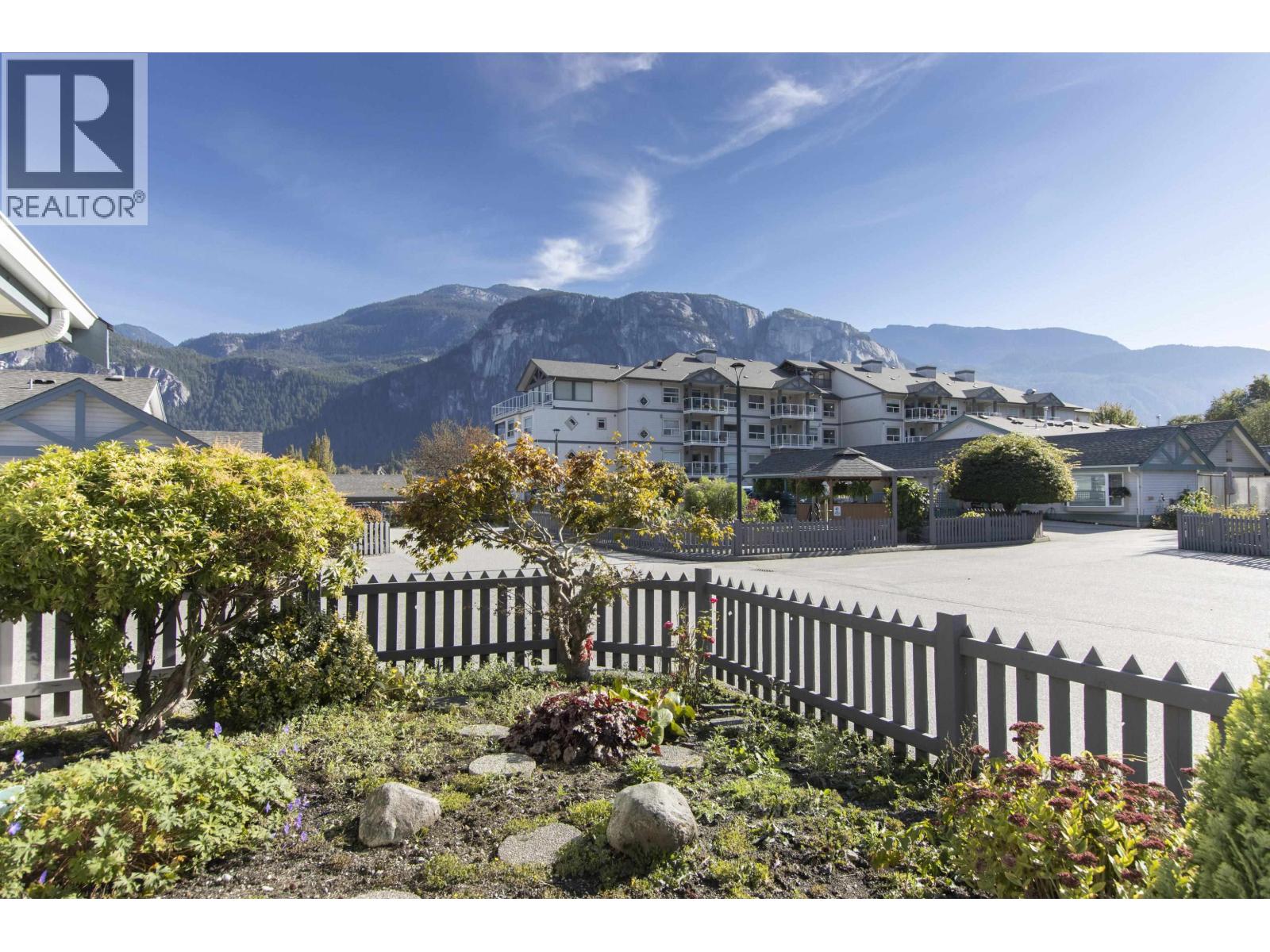 13 1201 PEMBERTON AVENUE, Squamish
